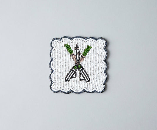 Handmade Beaded Ski Coaster with Pearls – Elegant Black, White, and Green Coaster for Tableware & Home Decor