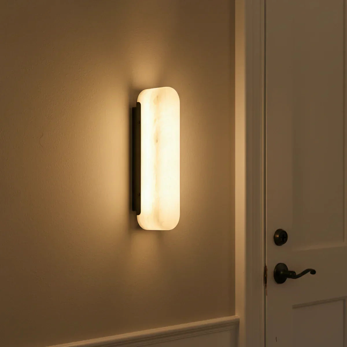 Luxury Alabaster Vertical Wall Lamp