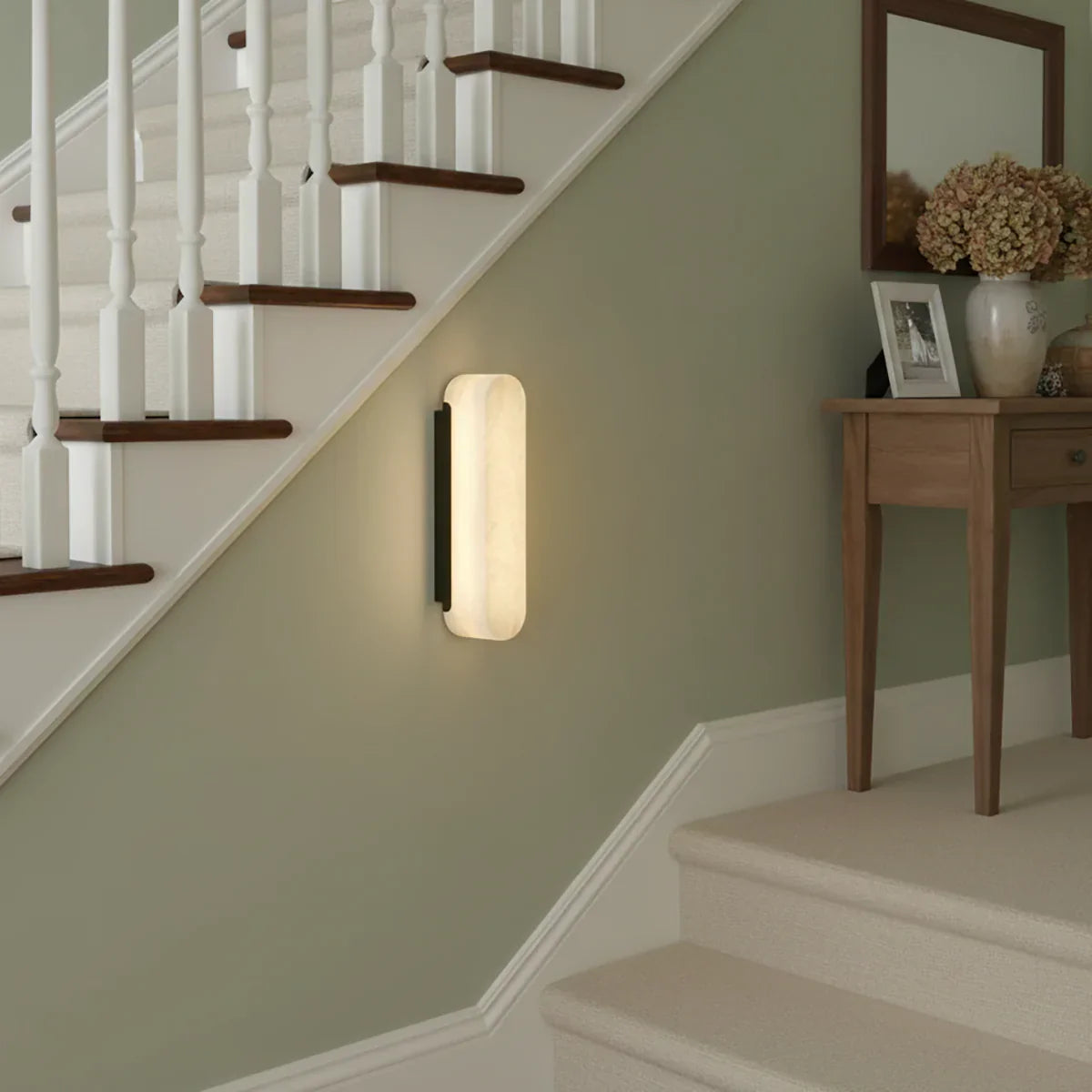 Luxury Alabaster Vertical Wall Lamp
