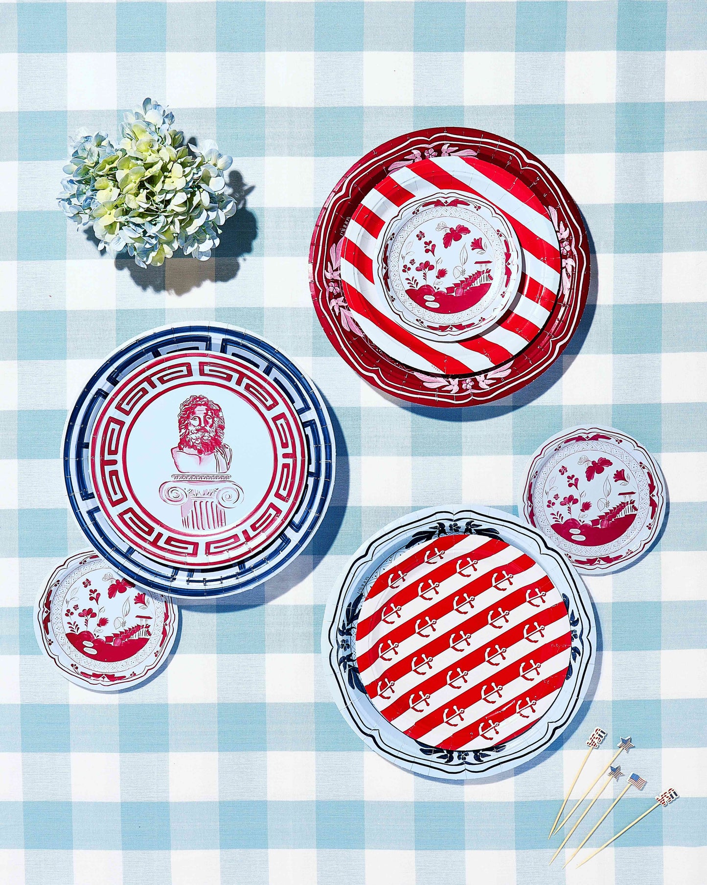 Pavilion Beachside hors d'oeuvres disposable china paper plates - 8 pack
