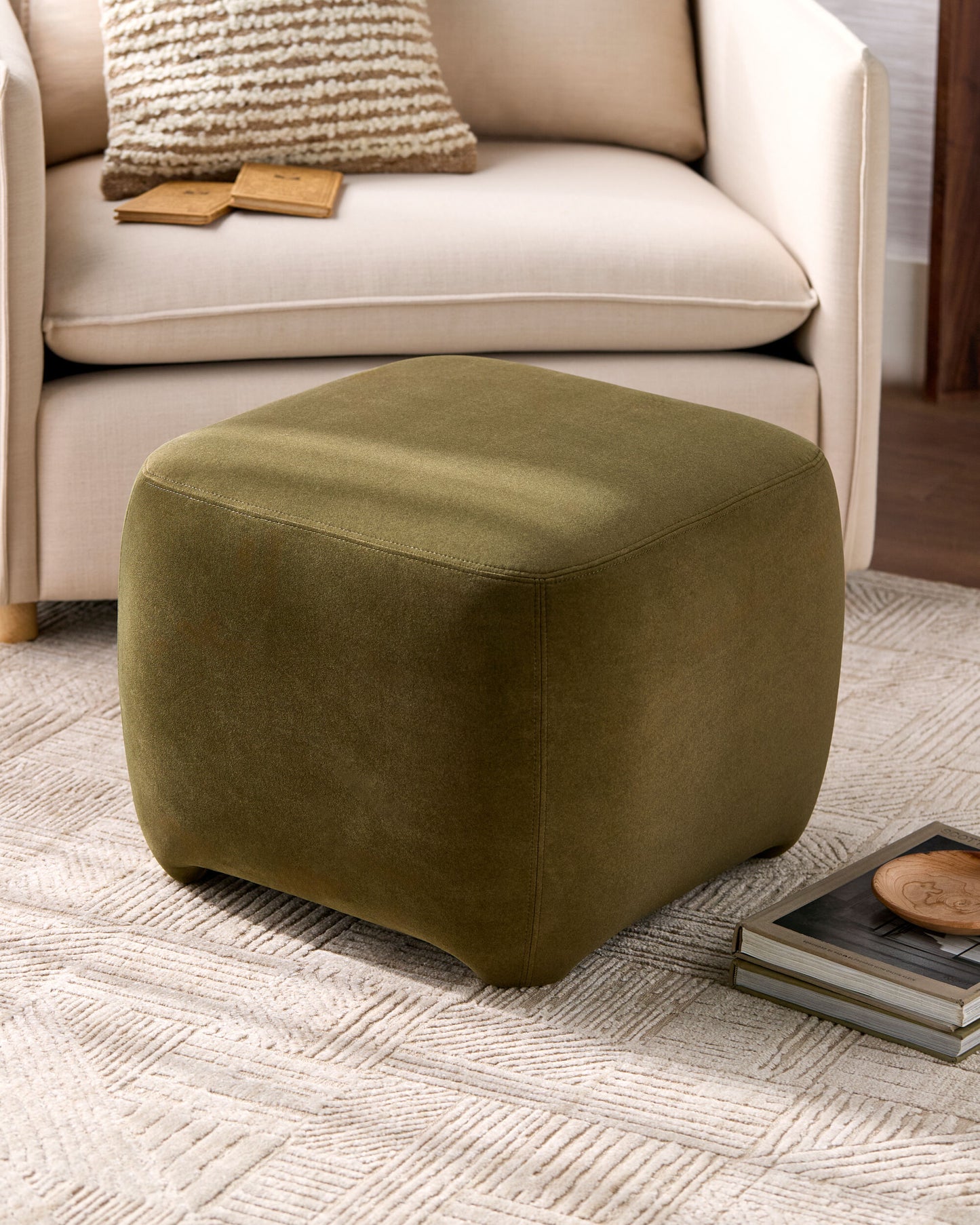 Innaya Ottoman