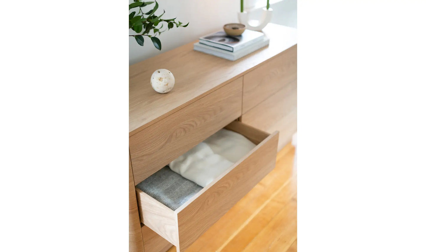 Round Off Dresser